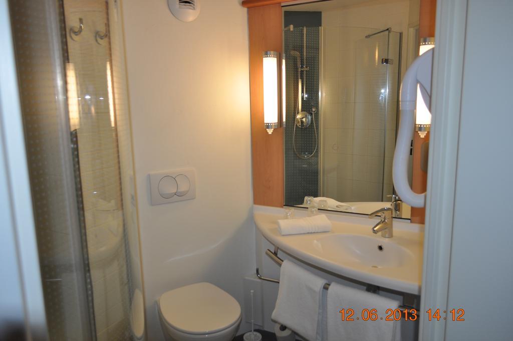 Ibis Istres Trigance Hotel Esterno foto
